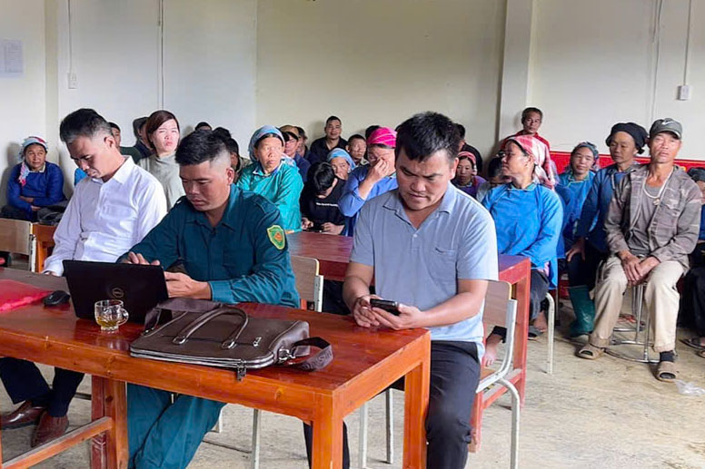 Công an xã Si Ma Cai (Lào Cai) tổ chức tuyên truyền, phổ biến, giáo dục pháp luật cho nhân dân trên địa bàn. Ảnh: Cổng TTĐT Công an tỉnh Lào Cai