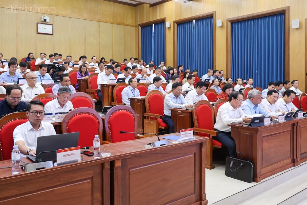 Các Ủy viên Trung ương Đảng khoá XIV tham dự lớp học. Ảnh: chinhphu.vn/Nhật Bắc
