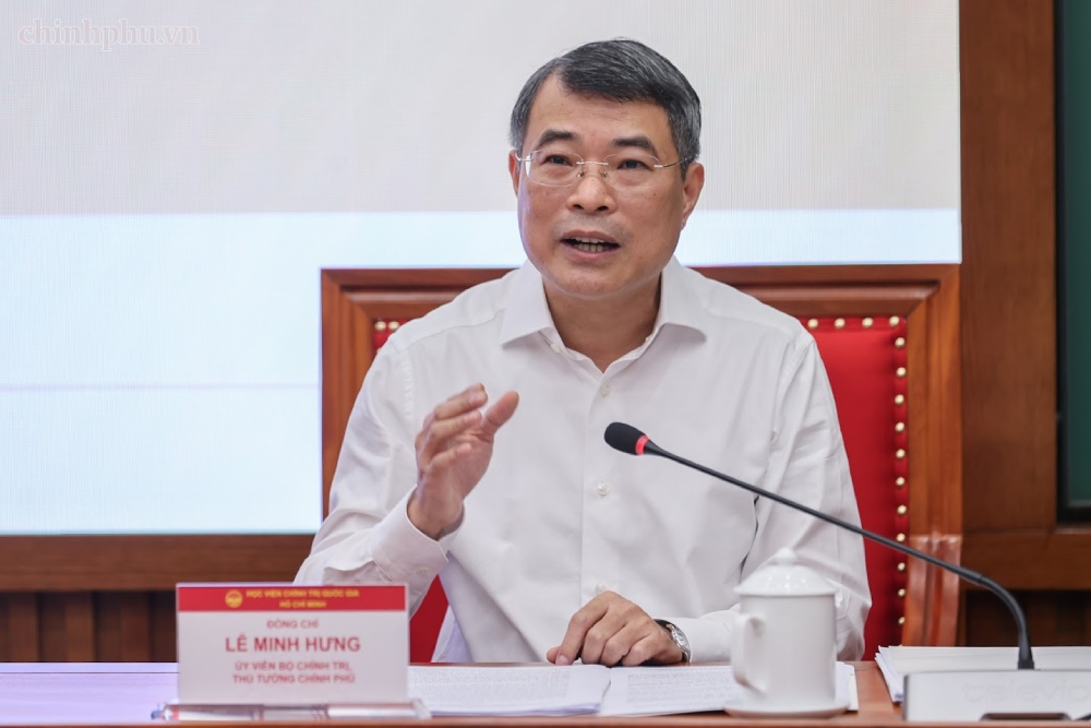 Politburo Member, Prime Minister Le Minh Hung exchanges views on the topic: "Improving the Government's management capacity, creating a strong breakthrough for rapid, sustainable and double-digit growth". Photo: chinhphu. vn/Nhat Bac