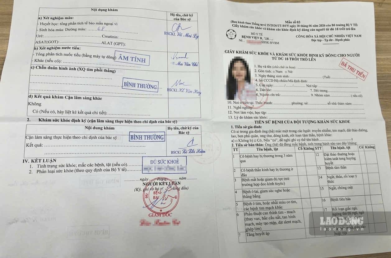 Sau 7 tiếng "đặt hàng", phóng viên nhận được tờ "giấy khám sức khỏe" đủ giáp lai, dấu đỏ nhưng thiếu thông tin người cần khám. Ảnh chụp lúc 17h05 ngày 16.9: Quang Minh.