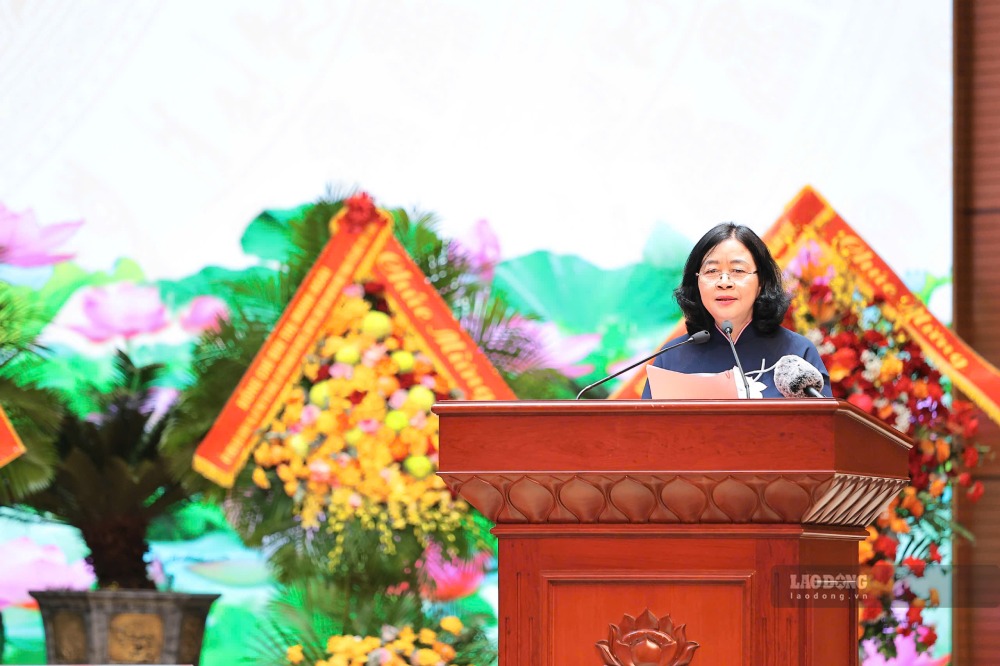 Bà Bùi Thị Minh Hoài, Ủy viên Bộ Chính trị, Bí thư TƯ Đảng, Bí thư Đảng ủy MTTQ, các đoàn thể Trung ương, Chủ tịch UBTƯ MTTQ Việt Nam bày tỏ tin tưởng, với bản lĩnh, trí tuệ, kinh nghiệm và uy tín của mình, các thế hệ người cao tuổi Việt Nam sẽ tiếp tục phát huy mạnh mẽ tinh thần “tuổi cao - gương sáng” trong giai đoạn phát triển mới của đất nước. Ảnh: Quỳnh Chi