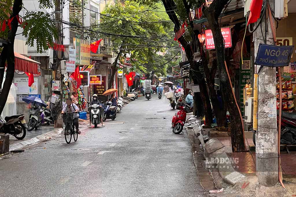 Điểm trũng nhất tại phố Hoa Bằng không còn ngập úng. Ảnh chụp chiều 16.9: Hữu Vũ