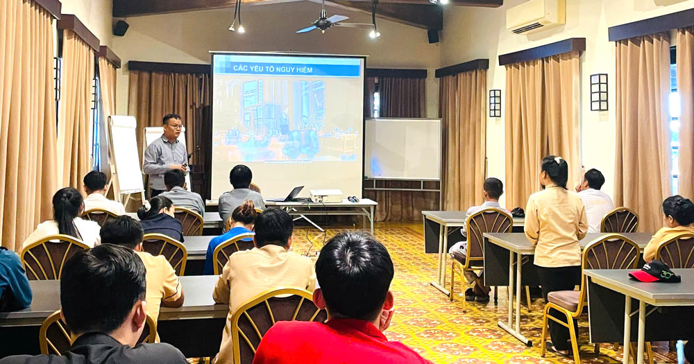 Grassroots Trade Union of Victoria Hoi An Co., Ltd. (Da Nang) spreads safety culture - proactively protecting workers. Photo: Hoi An Tay Trade Union