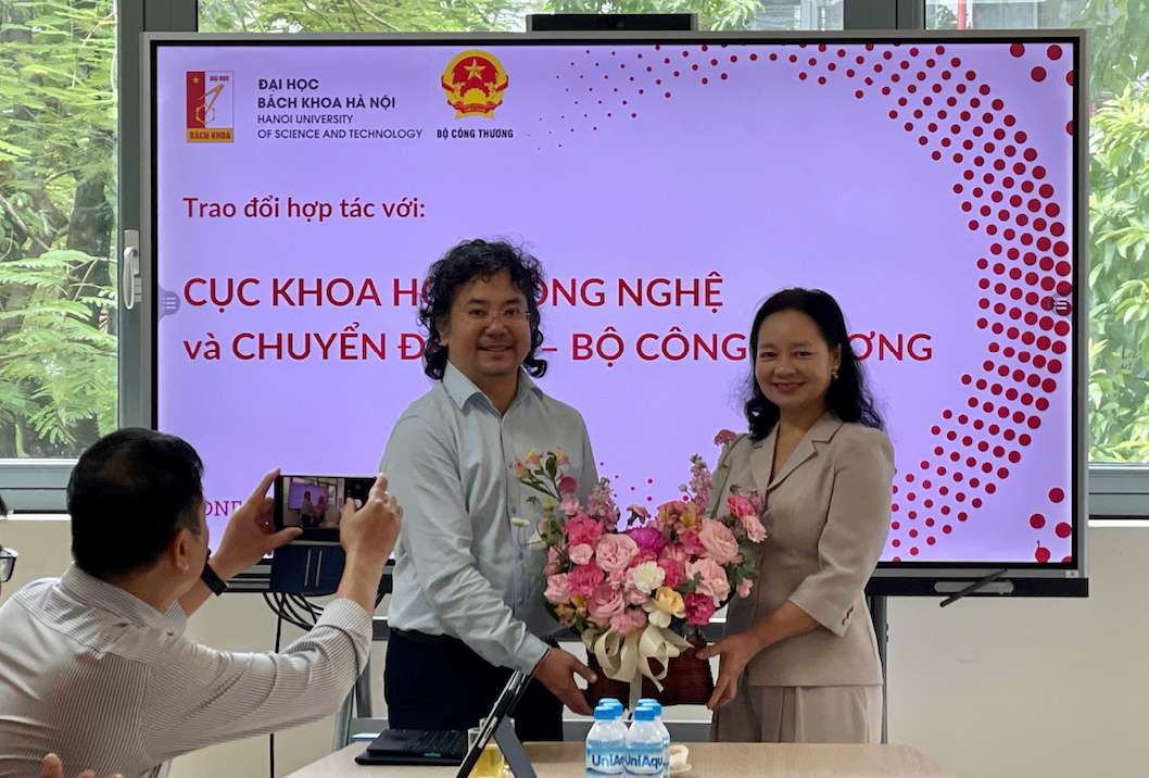 Cục trưởng Nguyễn Thị Lâm Giang nhấn mạnh định hướng hợp tác cần hướng tới những nhiệm vụ có tính ứng dụng, giải quyết các vấn đề thực tiễn của ngành Công Thương. Ảnh: Bộ Công Thương