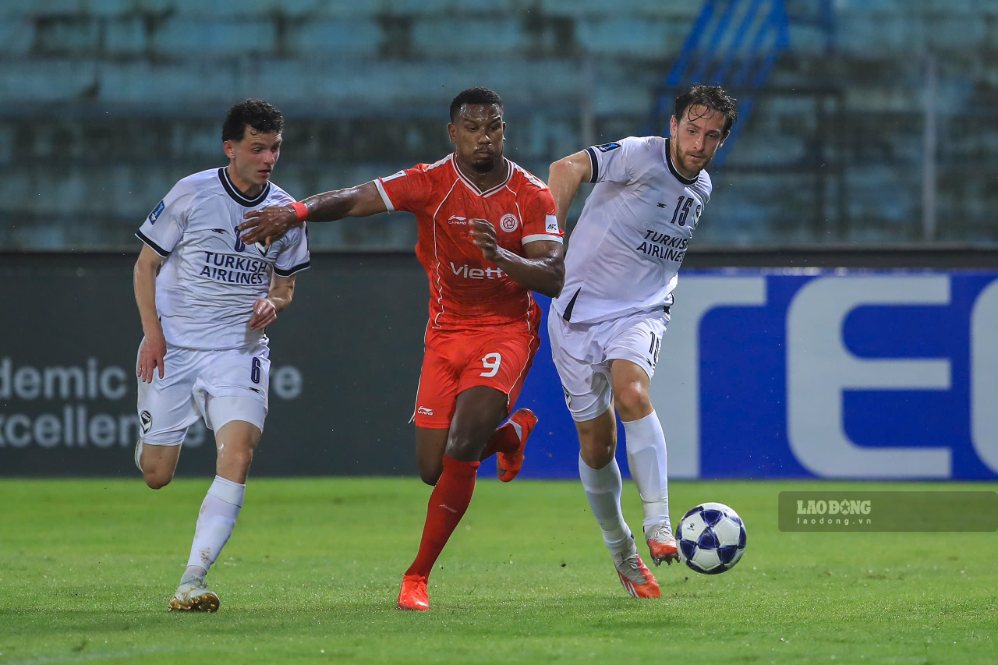 The Cong Viettel juega su partido inaugural en la Copa C2 de Asia 2026-2027. Foto: TV360
