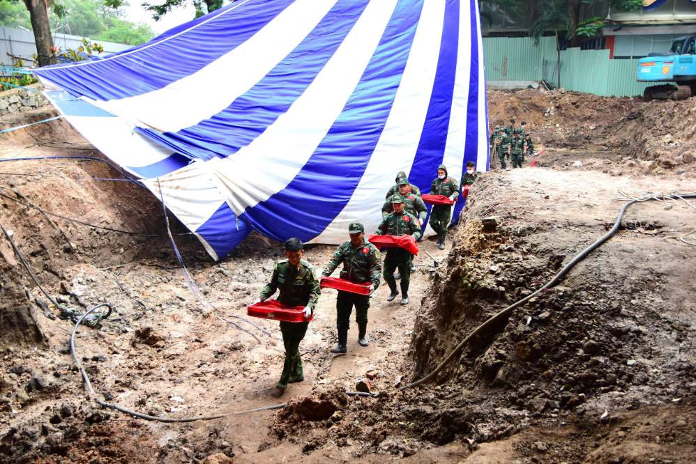 After nearly 3 months, 646 sets of martyrs' remains were collected at Le Thi Rieng Park. Photo: Ho Chi Minh City Command (provided on September 16)