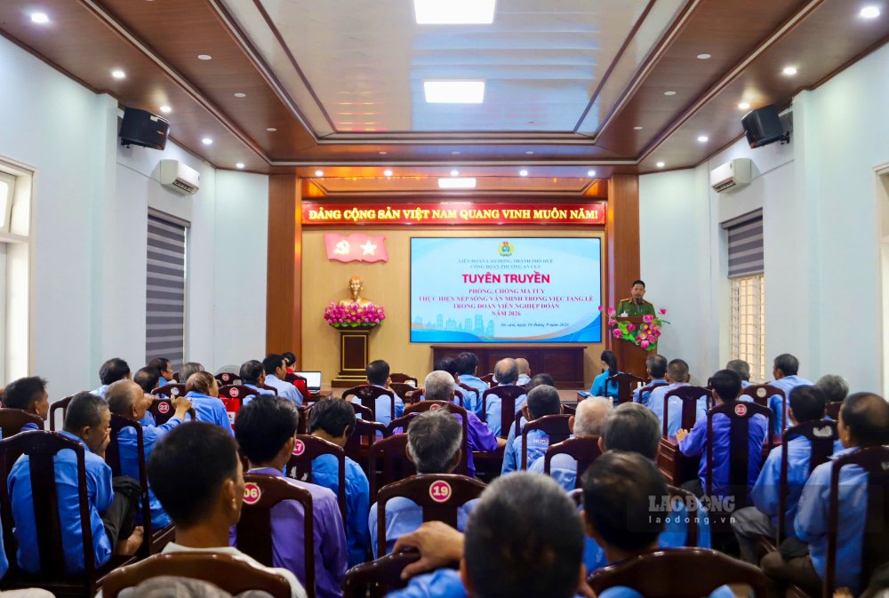 Chiều 16.9, gần 90 đoàn viên Nghiệp đoàn Xích lô xe thồ Bến xe phía Nam tham gia buổi tuyên truyền phòng, chống tội phạm, ma túy. Ảnh: Phúc Đạt