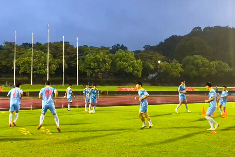 U23 Vietnam trains in the rain to prepare for the match against U23 Philippines. Photo: VFF