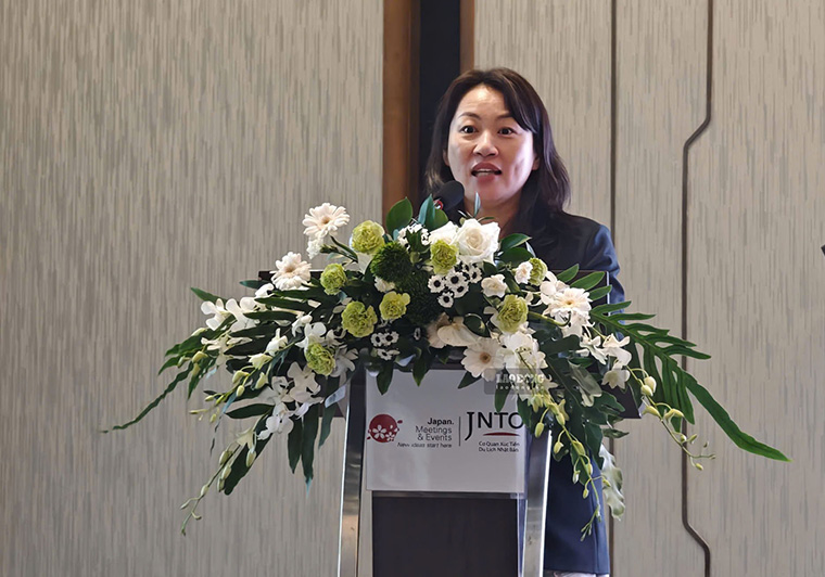 Bà Matsumoto Fumi, Trưởng đại diện Cơ quan Xúc tiến Du lịch Nhật Bản (JNTO) tại Việt Nam phát biểu tại Hội thảo. Ảnh: Mai Chi