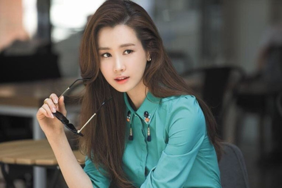 42-year-old beauty Lee Da Hae. Photo: Lotte