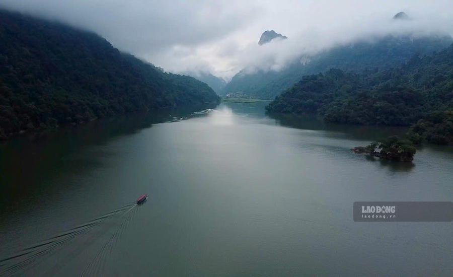 The natural scenery of Ba Be Lake captivates people. Photo: Tan Van, taken on September 5, 2026