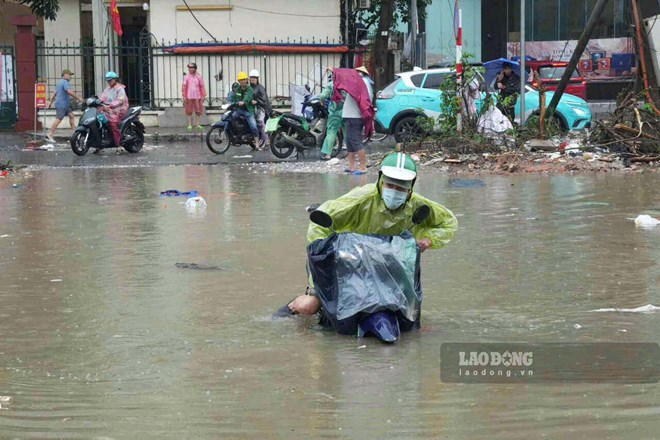 Cập nhật danh sách các điểm ngập úng ở Hà Nội sáng 17.9