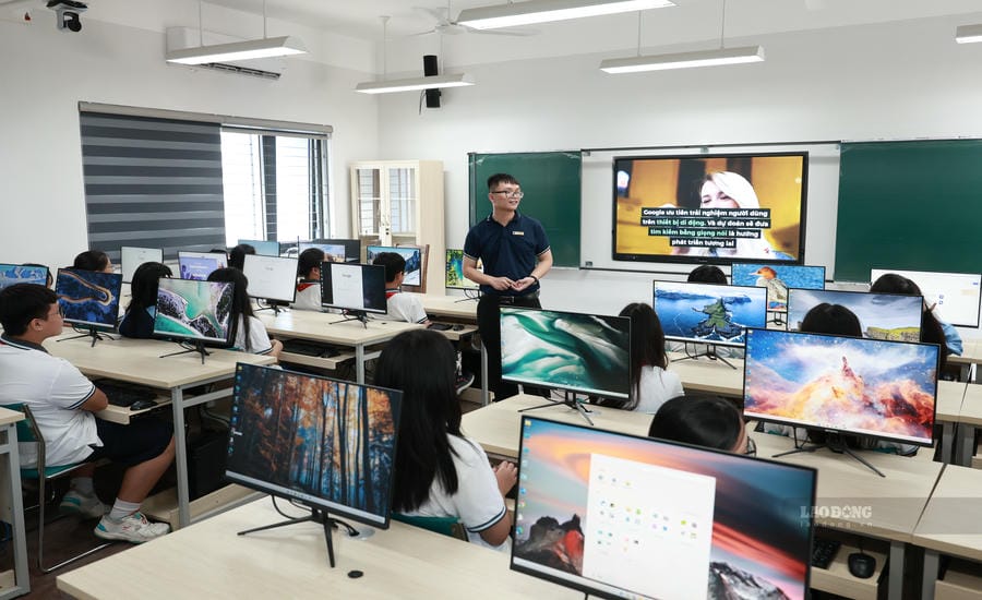 Chương trình học chất lượng cao bổ sung ở các môn Toán, Ngữ văn, Tiếng Anh và Tin học ở Trường THCS Phan Bội Châu.