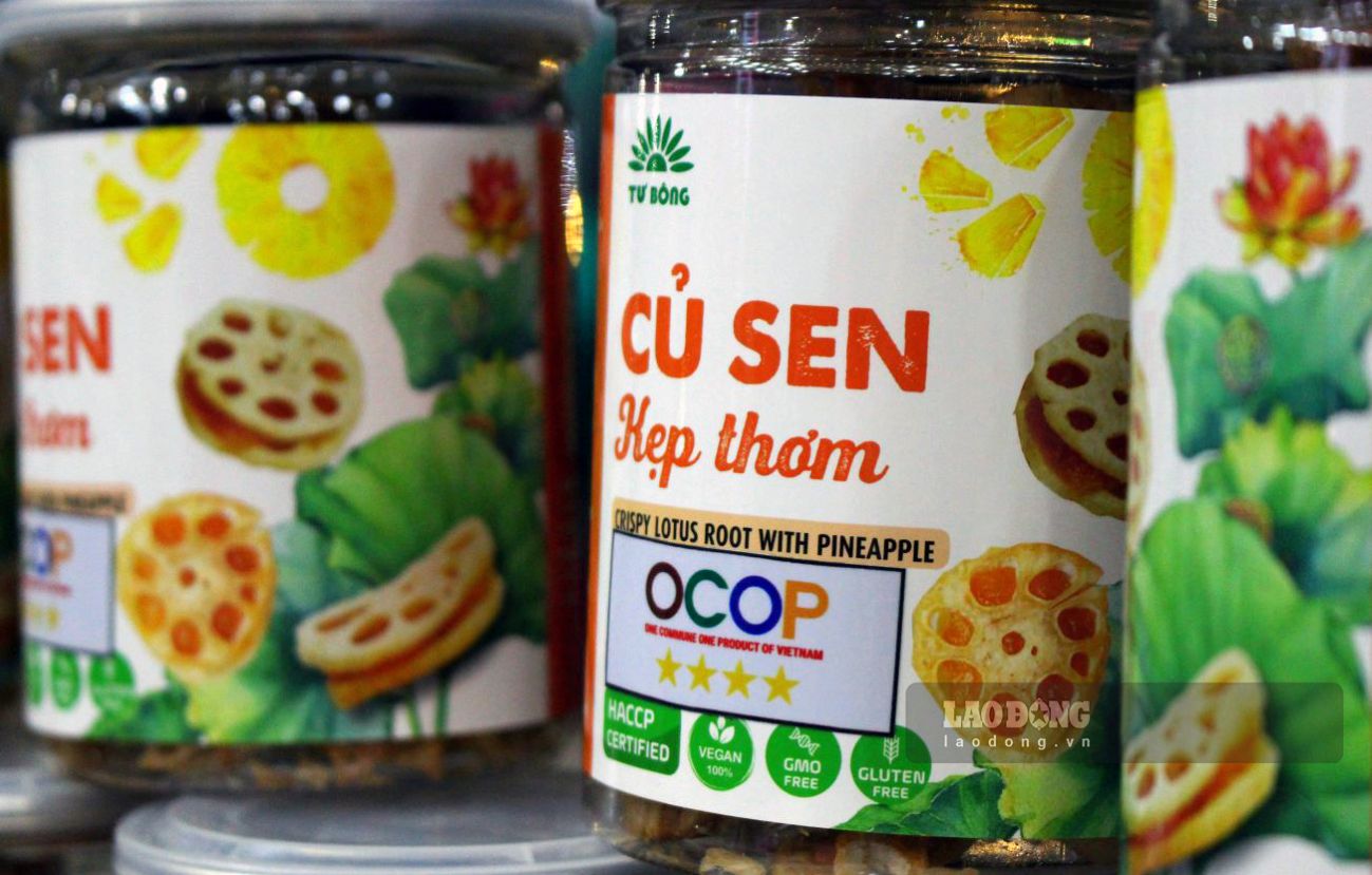 Củ sen kẹp thơm, sản phẩm OCOP của tỉnh Đồng Tháp. Ảnh: Thanh Mai (Ảnh tư liệu, chụp tại Lễ hội Sen tỉnh Đồng Tháp)