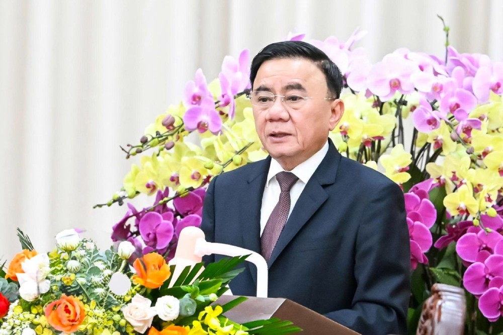 Plan No. 09-KH/TW issued by Politburo Member, Standing Secretary of the Secretariat Tran Cam Tu requests strict handling of cadres and party members who share unverified information on social networks. Photo: Vietnam Communist Party e-Portal broadcast on September 17