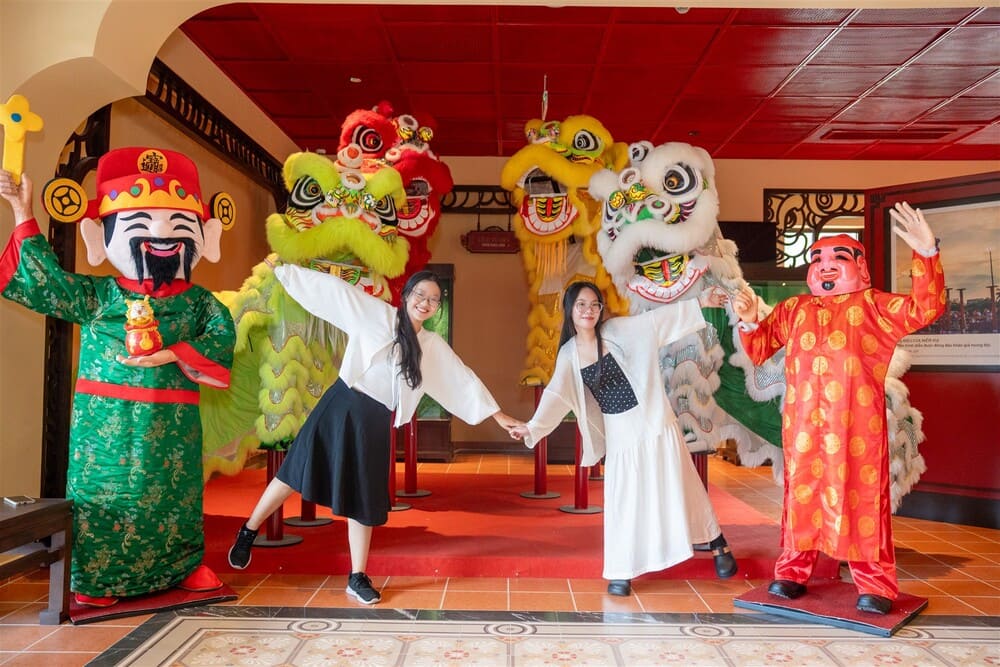 Traditional colors at the Lion, Lion and Dragon art museum welcome visitors in the Mid-Autumn Festival 2026. Photo: Organizing Committee