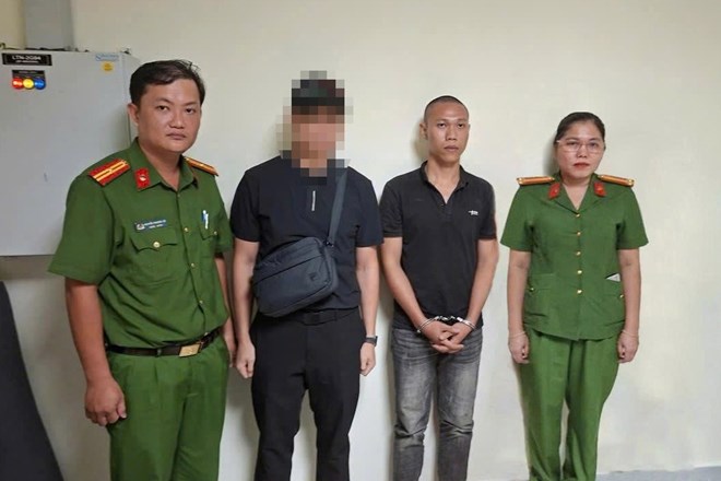 Bắt đối tượng truy nã lẩn trốn tại Lào, đưa bị hại về nước