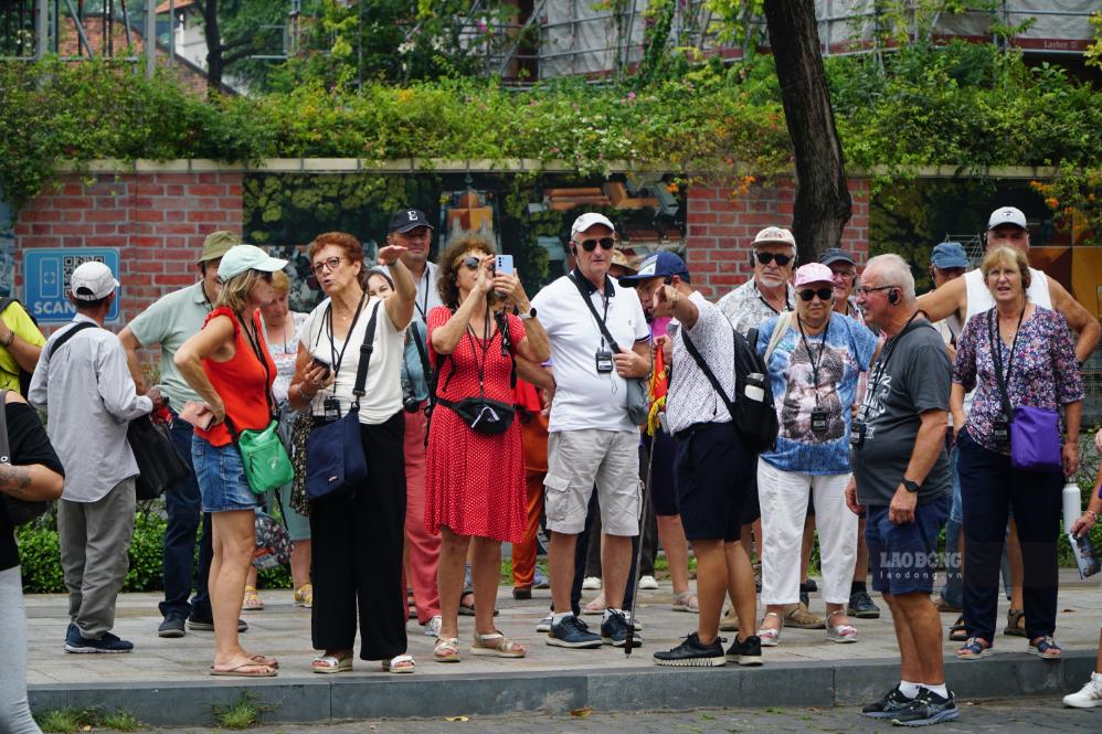 International tourists flock to visit famous destinations in the central area of Ho Chi Minh City. Photo: Thanh Chan