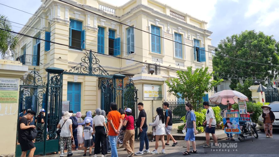 Căn nhà trước đây do ông Trần Trinh Trạch (cha Công tử Bạc Liêu Trần Trinh Huy) xây dựng được gọi là Nhà lớn nay được gọi là Nhà công tử Bạc Liêu khai thác làm du lịch rất hiệu quả (ảnh chụp ngày 15.9.2026). Ảnh: Nhật Hồ.