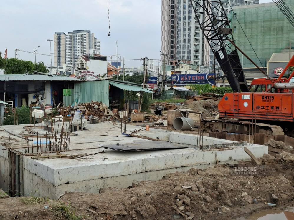 Construction of the pumping station of the HC1-02 underpass at An Phu intersection (HCMC) on the afternoon of September 17. Photo: Minh Quan
