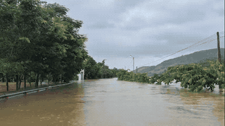 Close-up of houses surrounded by floodwaters in Thanh Hoa. Photo: Xuan Hung