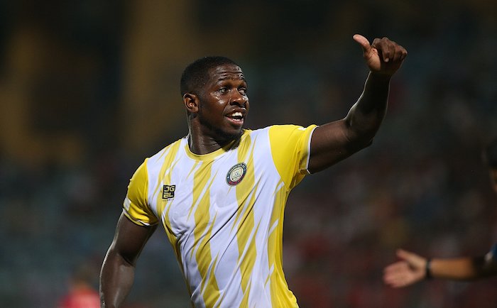 Thanh Hoa FC is again involved in a financial dispute with former foreign player Rimario. Photo: VPF