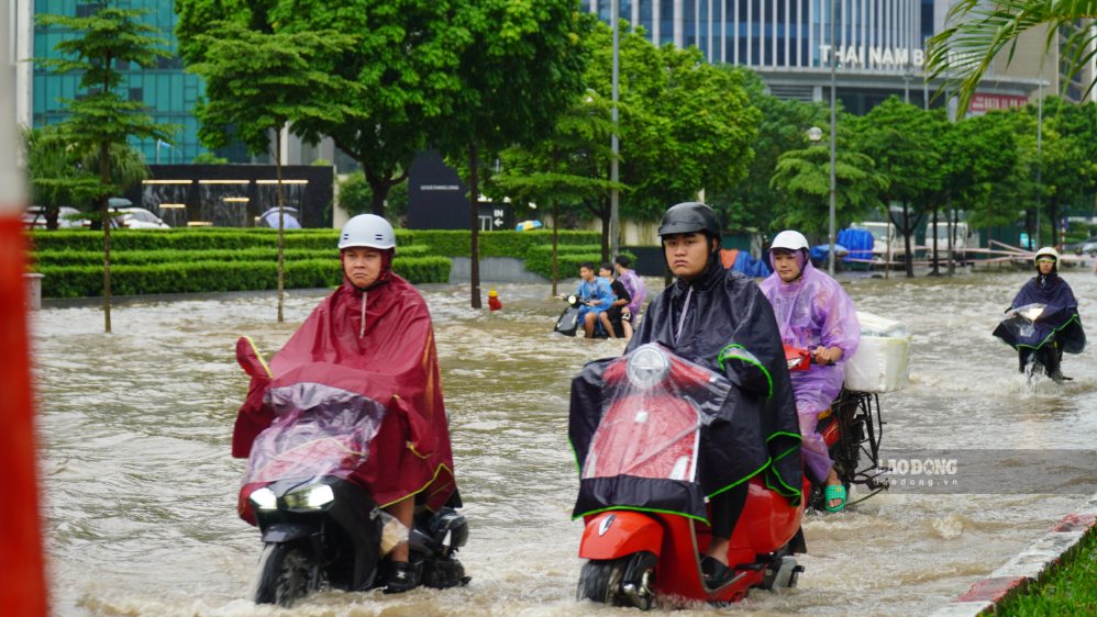Weather forecast today September 18, many areas in the North and Central regions will continue to have moderate rain, heavy rain and thunderstorms. Photo: Minh Vu