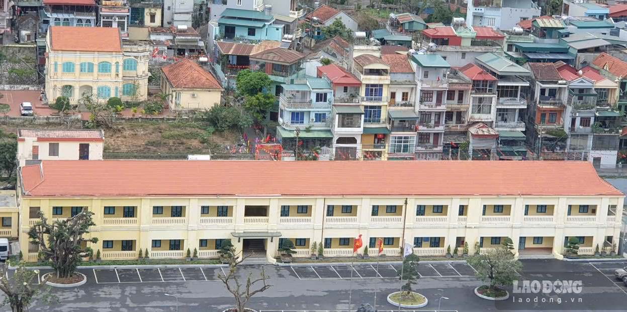 Di tích lịch sử Trụ sở Công ty Pháp mỏ than Bắc Kỳ (SFCT), phường Hồng Gai, được xây dựng từ năm 1888, đến nay cơ bản còn nguyên vẹn. Ảnh: Nguyễn Hùng