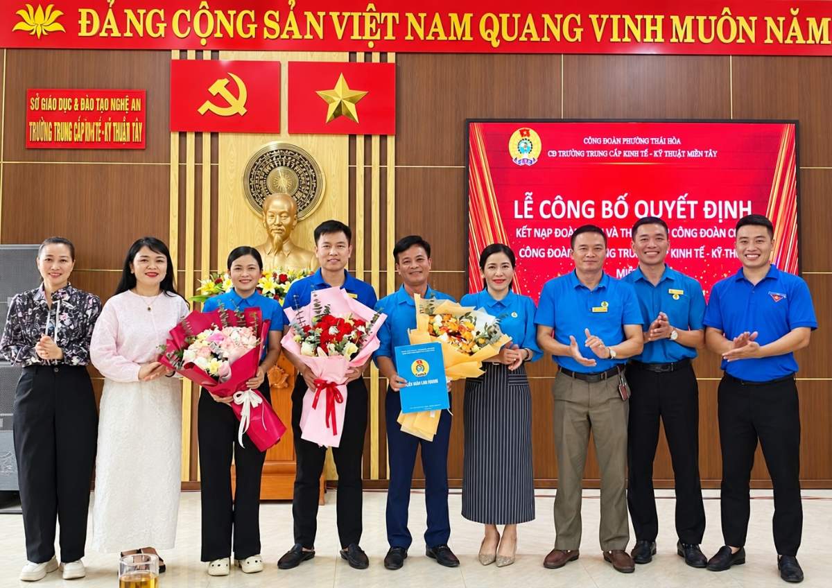 Mien Tay Economic - Technical Secondary School establishes grassroots Trade Union. Photo: Nghe An Trade Union