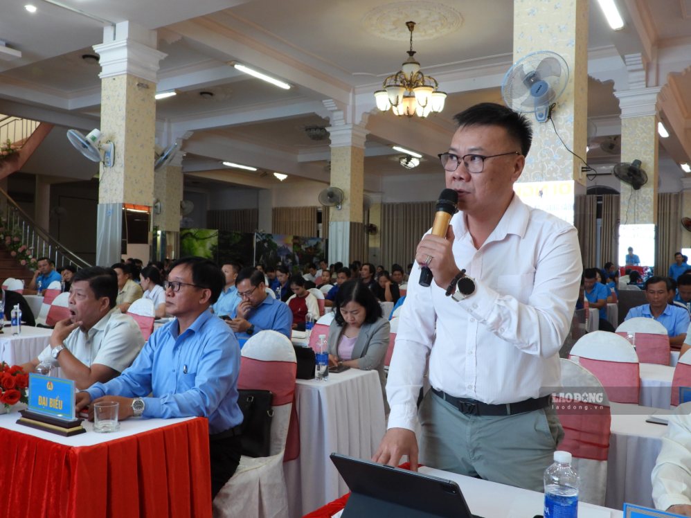 Ông Lê Hùng - Phó Giám đốc Sở Xây dựng tỉnh Đắk Lắk thông tin về các dự án nhà ở xã hội tại địa bàn vào sáng 18.9. Ảnh: Bảo Trung