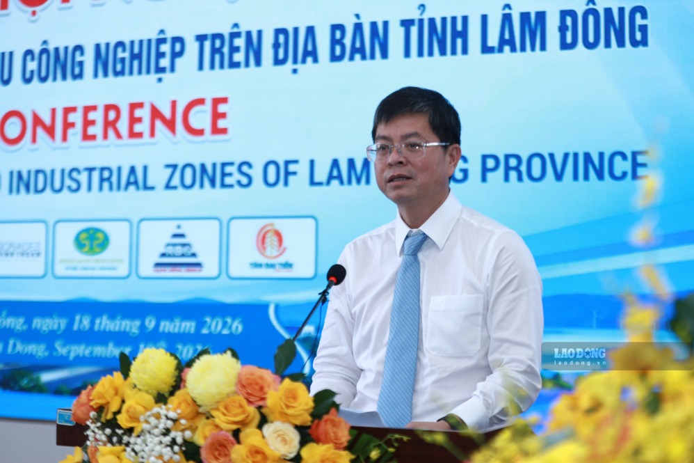 Ông Nguyễn Hồng Hải - Phó Chủ tịch Thường trực UBND tỉnh Lâm Đồng phát biểu chiến lược thu hút đầu tư vào các KCN, sáng 18.9. Ảnh: Duy Tuấn