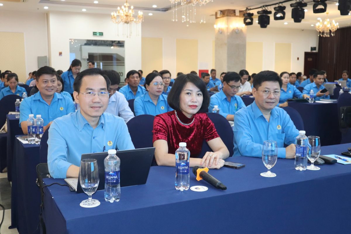 Các đại biểu tham dự lớp tập huấn. Ảnh: Lưu Hùng