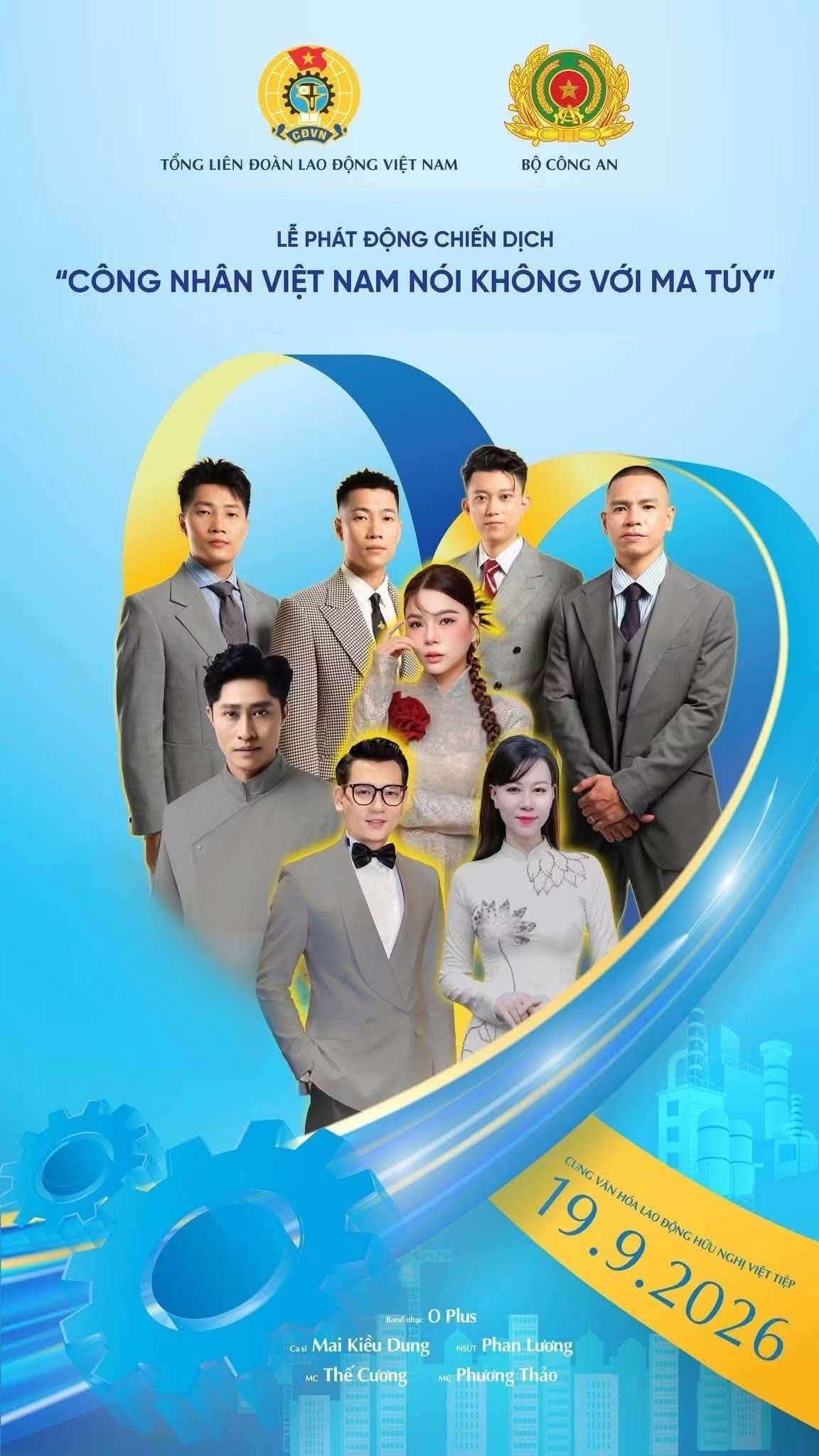 The cast of artists participating in the program on the morning of September 19th at the Viet Tiep Friendship Labor Culture Palace. Photo: Organizing Committee