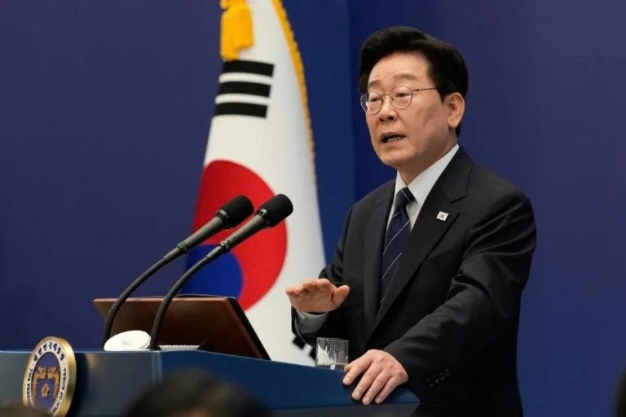 El presidente surcoreano Lee Jae Myung comparte los esfuerzos para promover las conversaciones entre Estados Unidos y Corea del Norte en su discurso en la Casa Azul el 18 de septiembre. Foto: AFP