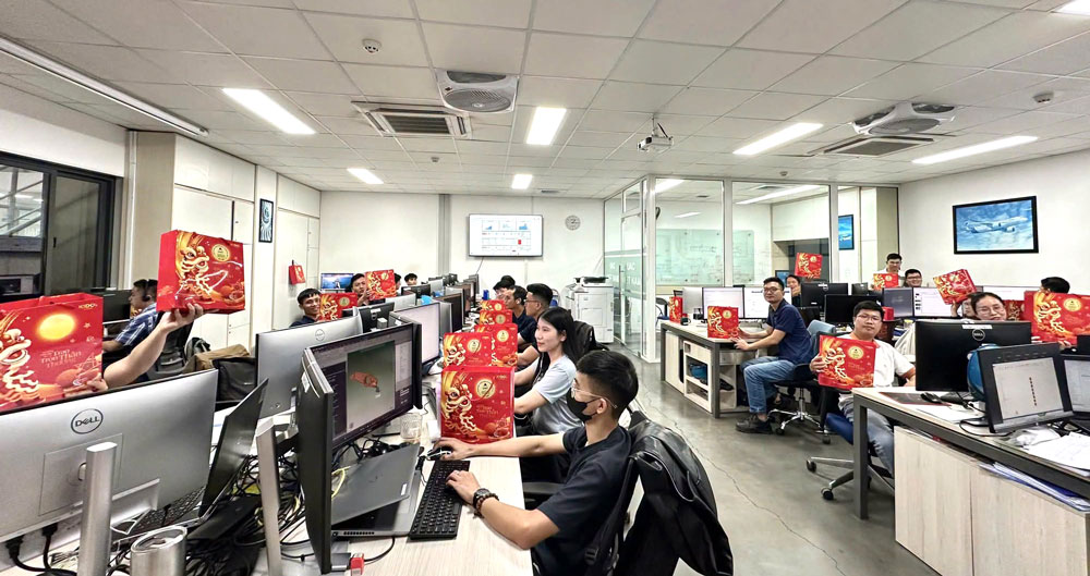 UACV Trade Union presents more than 1,400 Mid-Autumn gifts to union members. Photo: Da Nang Trade Union