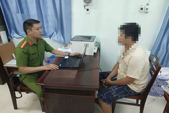 Võ Văn Tiền tại cơ quan công an. Ảnh: Công an Cần Thơ

