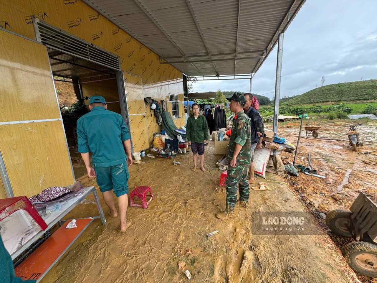 Sạt trượt, sụt lún ngày càng diễn biến phức tạp tại trong phạm vi 5ha tại thông Đắk Snao (Ảnh chụp chiều 17.9). Ảnh: Phúc Khánh 