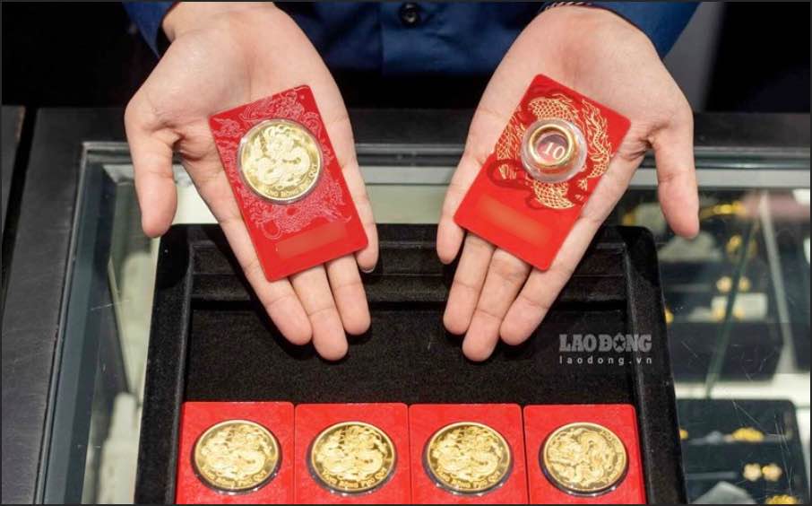 World gold prices continue to rise sharply as US bond yields cool down, pulling a series of precious metals up simultaneously. Photo: Phan Anh