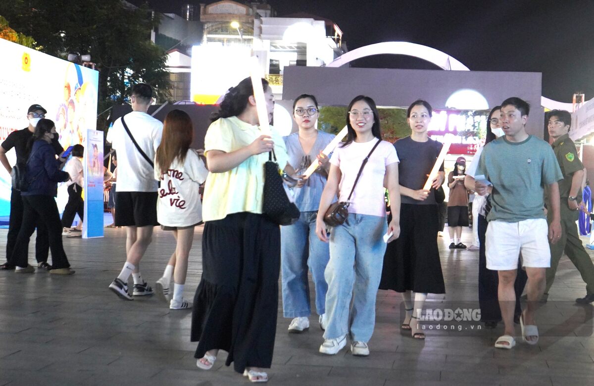 Người lao động đến tham dự lễ phát động “Công nhân Việt Nam nói không với ma túy“. Ảnh: Mai Dung