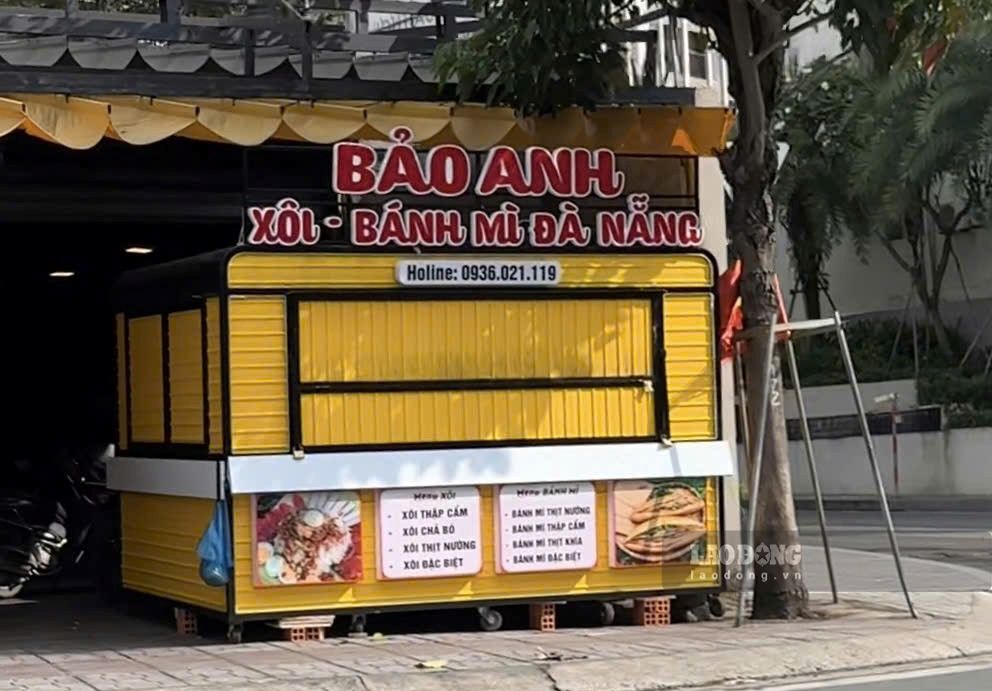 At least 17 people were hospitalized after eating bread in Lai Thieu ward. Photo: Dinh Trong (photo taken on the afternoon of September 18)