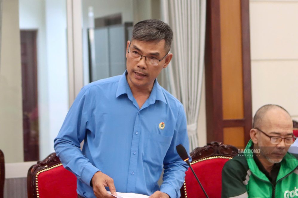 Mr. Le Tan Luu - Chairman of Binh Tan Technology Motorbike Taxi Union - at the conference on September 18. Photo: Minh Tam