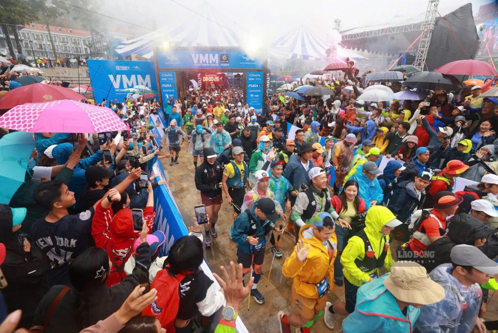 Athletes start in Sa Pa. Photo: Tuan Nguyen