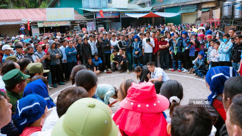 The high mountain landscape, characteristic climate, and rich Ha Nhi culture are creating conditions for Y Ty to exploit community tourism products and experiences. Photo: Dinh Dai