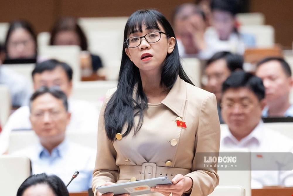 Đại biểu Quốc hội Trịnh Thị Tú Anh tại Kỳ họp thứ nhất, Quốc hội khóa XVI. Ảnh: Phạm Đông