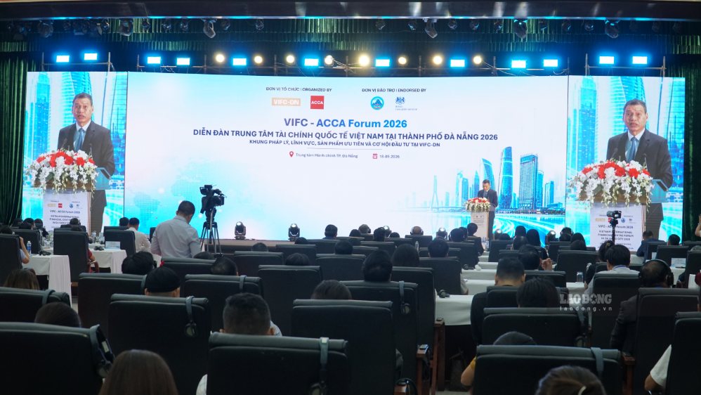 Quang cảnh Diễn đàn Khung pháp lý, lĩnh vực, sản phẩm ưu tiên và cơ hội đầu tư tại Trung tâm Tài chính quốc tế Việt Nam TP Đà Nẵng ngày 18.9. Ảnh: Hoàng Bin
