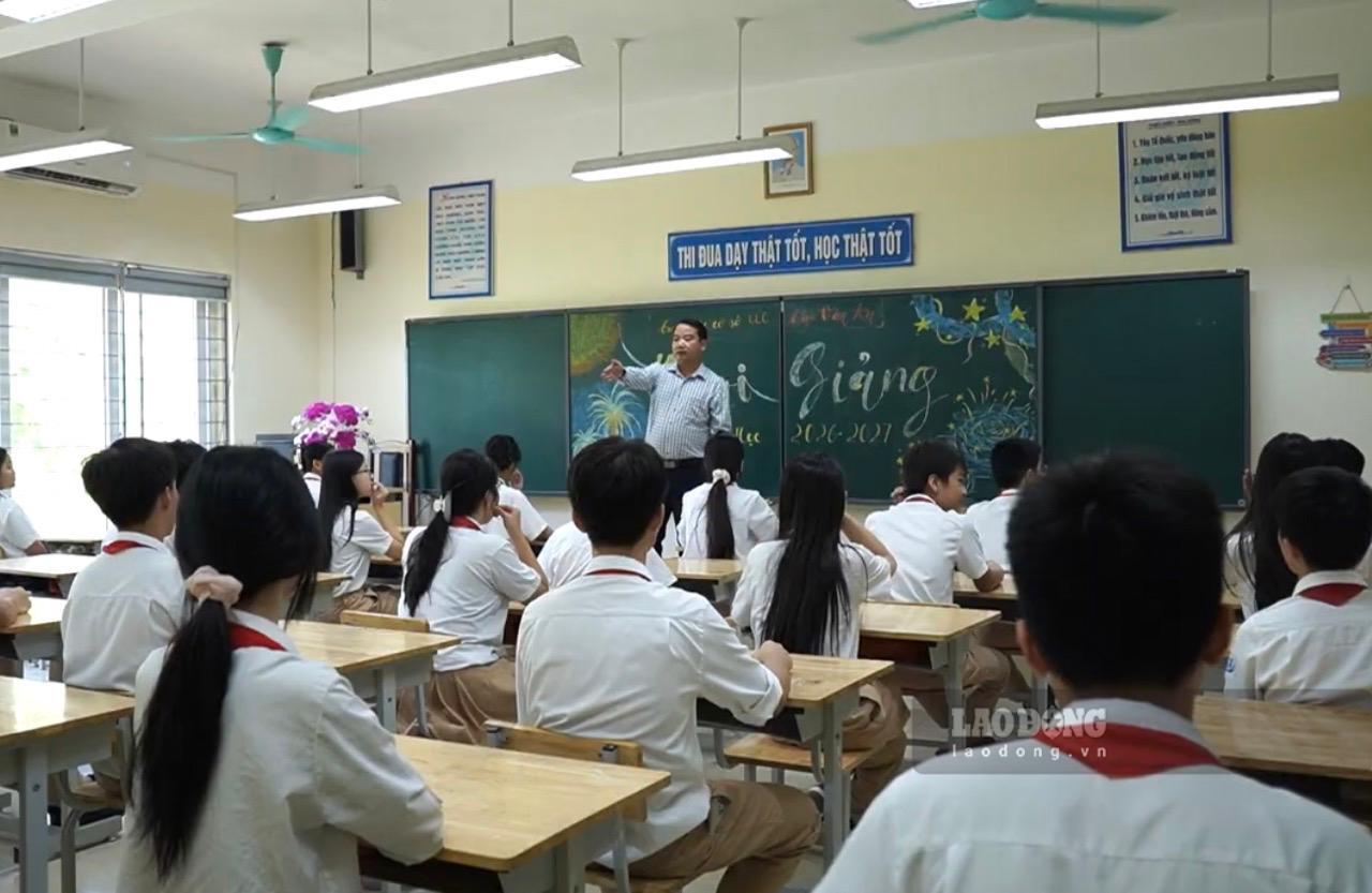 Regulations and procedures for promotion consideration are issues that teachers are concerned about. Photo: Tuong Van