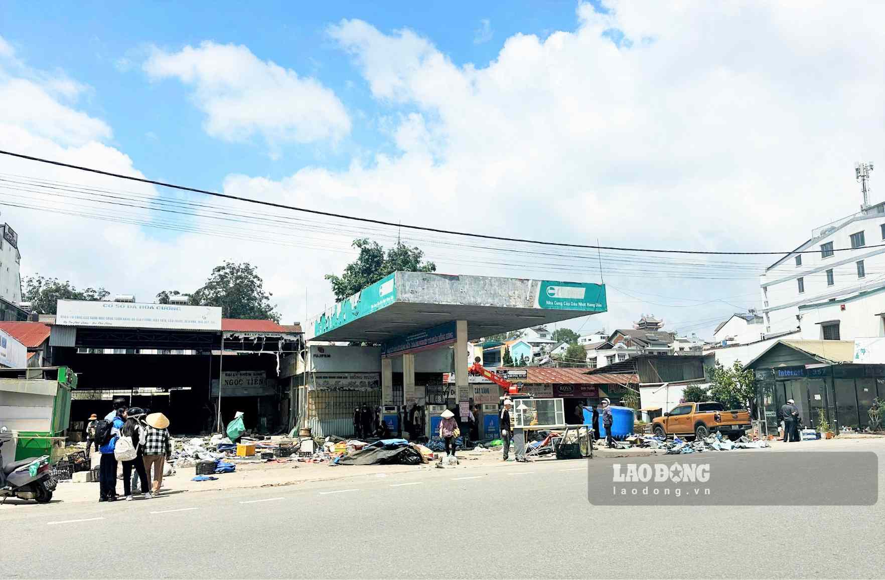 Hoàn tất công tác thi hành án vụ Cây xăng Hồng Hưng kéo dài hơn 18 năm qua. Ảnh: Phúc Khánh