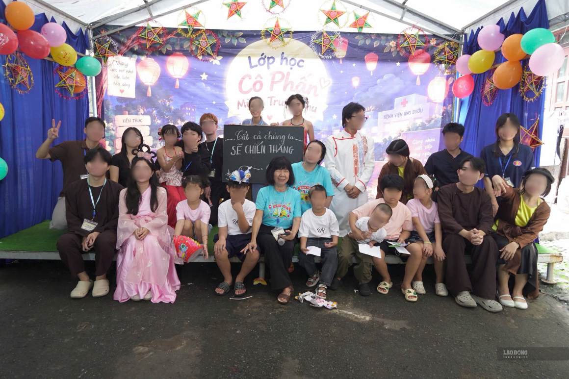 A special Mid-Autumn Festival for pediatric patients in Ho Chi Minh City. Photo: Thai Bao
