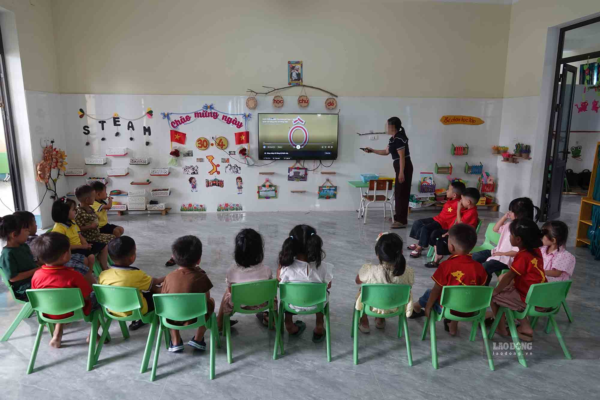 Phuc Trach Kindergarten branch 2 is located far from the center, but teachers' allowances are lower than colleagues working in Huong Khe town (old), now Huong Khe commune. Photo: Tran Tuan taken on September 7
