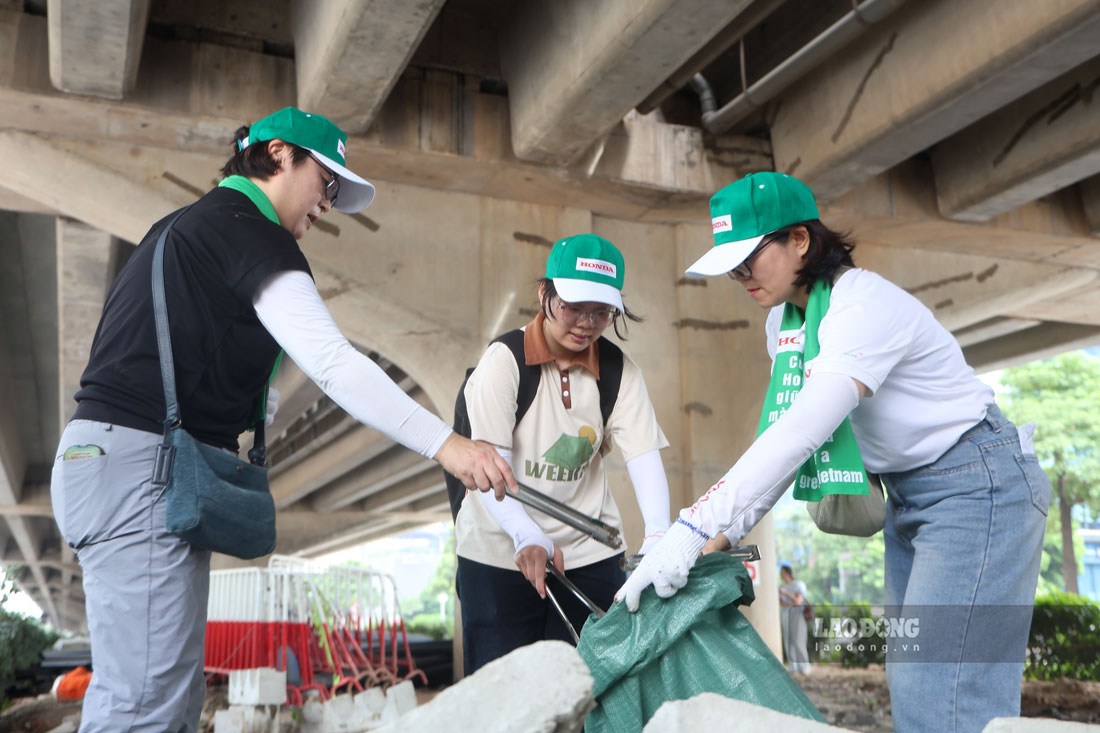 Environmental activities in response to World Waste Clearance Day 2026. Photo: Duong Anh (taken September 19, 2026)